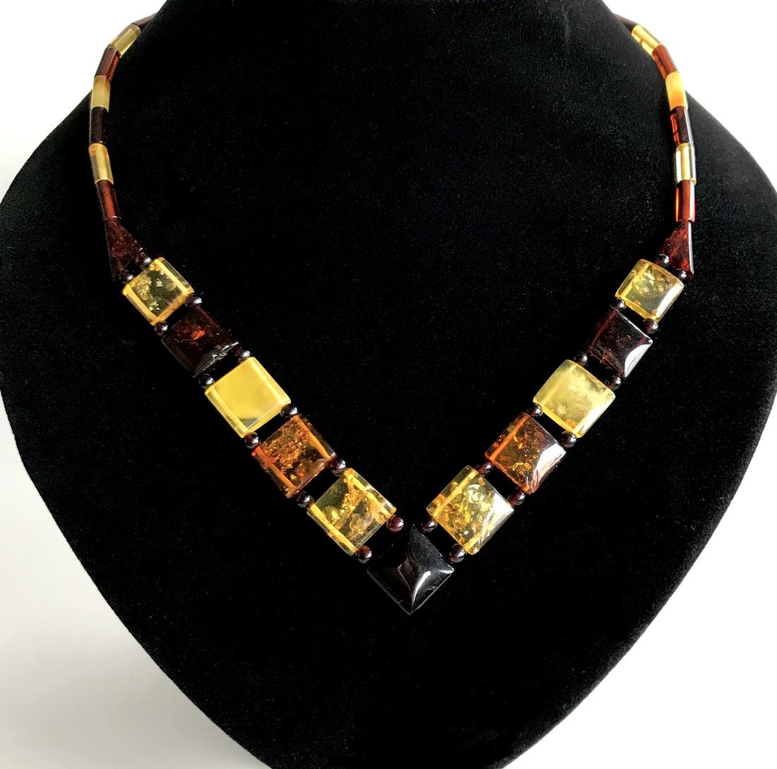 Cut Baltic amber flat necklace (1 of 9)