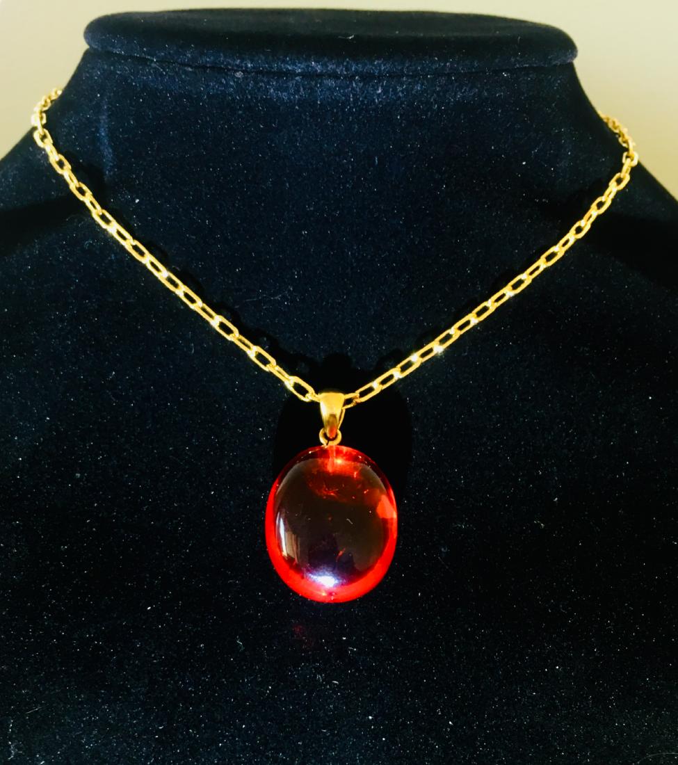 Amber pendant with a chain (1 of 6)