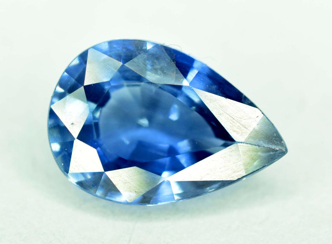1.55 carats Loop Clean Royal Blue Color Pear Cut (1 of 4)