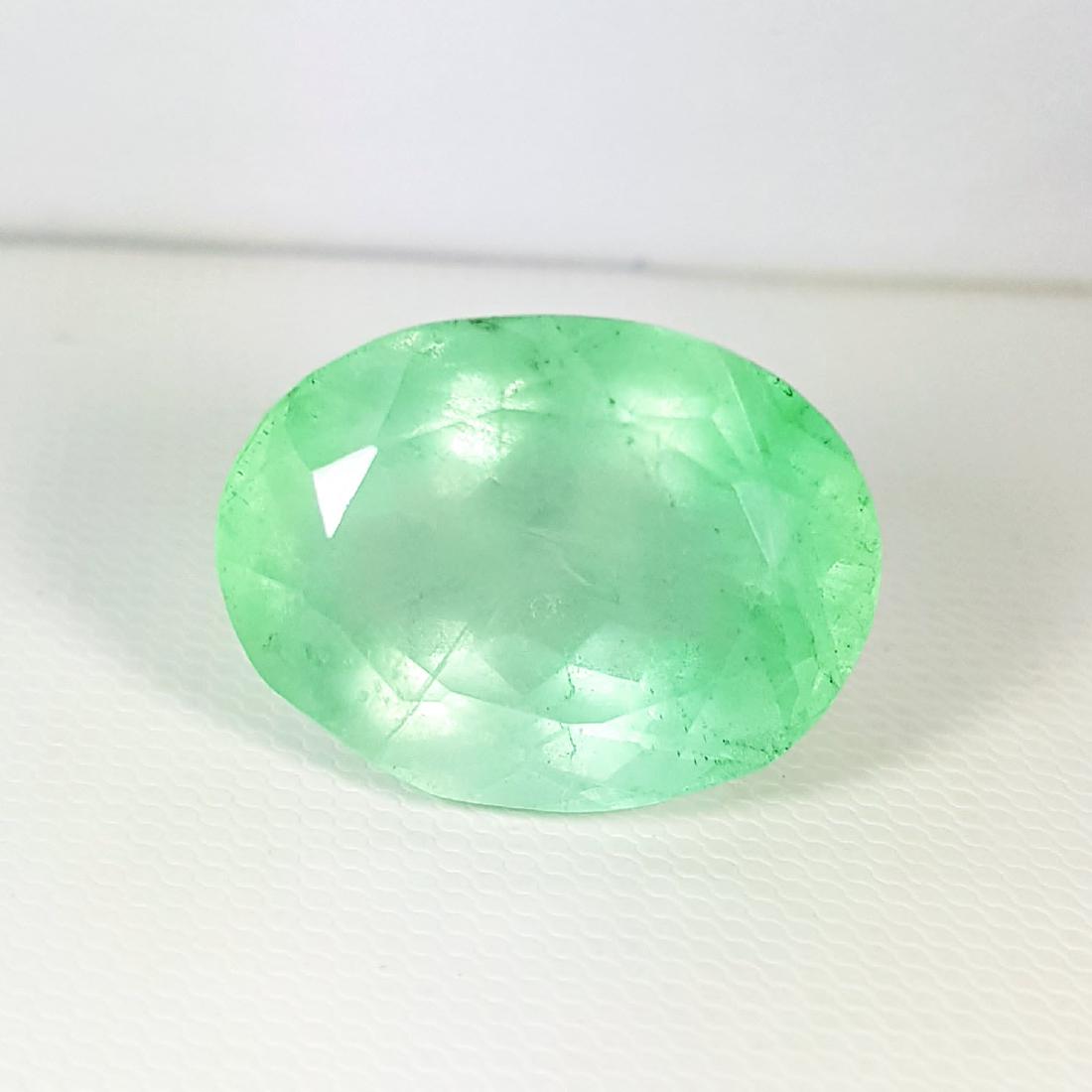 Natural Colombian Green Fluorite Oval Cut 37.95 ct: No Reserve! Title: Natural Colombian Green Fluorite Oval Cut 37.95 ct Color/Clarity: SI Gemstones: Loosegemstone Carat Weights: 37.95 Size/Dimensions: 21.45 x 16.00 x 14.60 Additional Information: Ova
