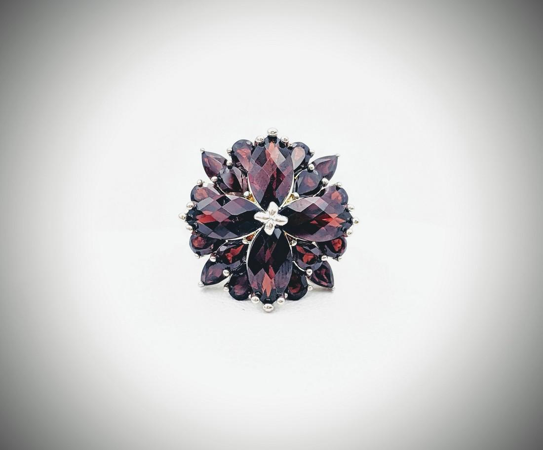 Sterling Silver Sz 7 Clusters of Red Garnet Ring (1 of 4)