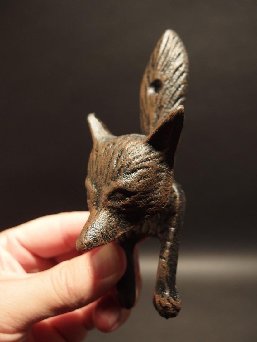 Cast Iron FOX Head DOOR KNOCKER Hardware: 5 1/2" Height x 2 1/8" Wide x 2" ExtensionGreat reproduction fox head door knocker cast from an antique. Really great authentic looking detail and slight antique patina. This piece is in powder coated