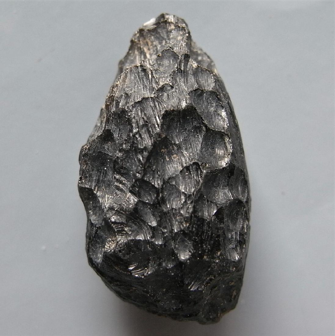 THAILANDITE TEKTITE - FROM METEORITE IMPACT: Title: THAILANDITE TEKTITE - FROM METEORITE IMPACT Origin: Noen Sa-Nga, Chaiyaphum Prov. Thailand Size: 2.7x1.5x1.4 cm / 6 gram Additional Information: egg / teardrop shaped, perfect thailandite tekti