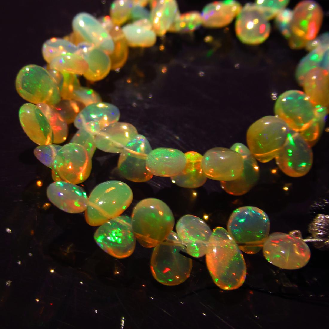 32.33 Ct Genuine 60 Drilled Pear Opal Beads Bracelet (1 of 3)