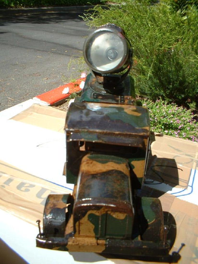 1938 Lineol searchlight windup truck with battery (1 of 4)