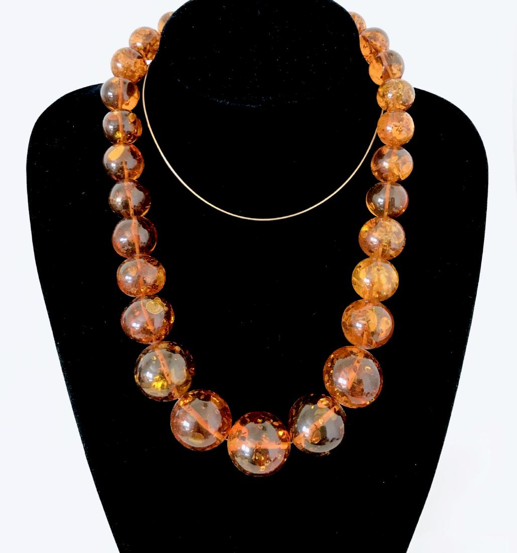 Exclusive vintage Amber beads 160.8 gr (1 of 4)