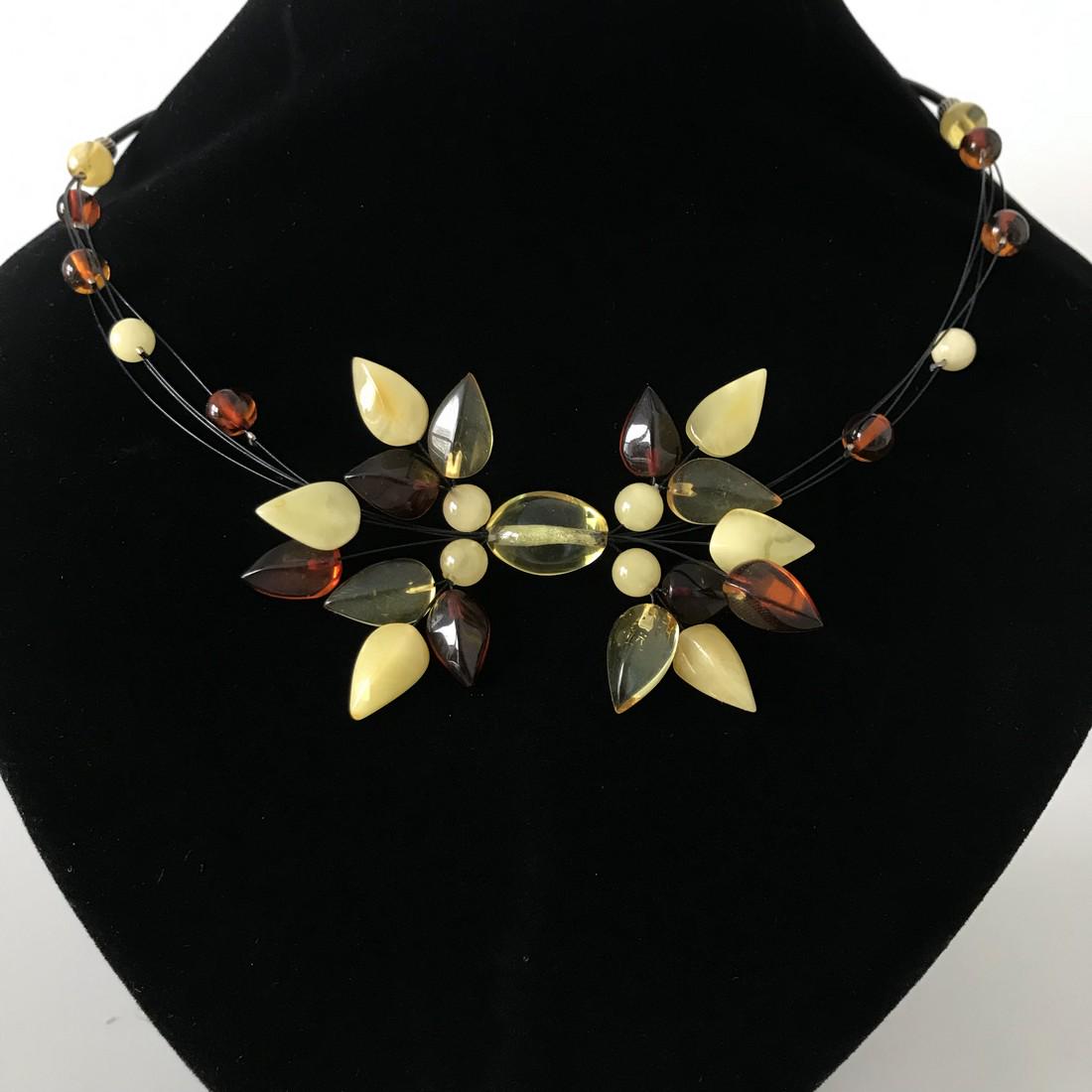 Cut Baltic amber flat necklace (1 of 6)