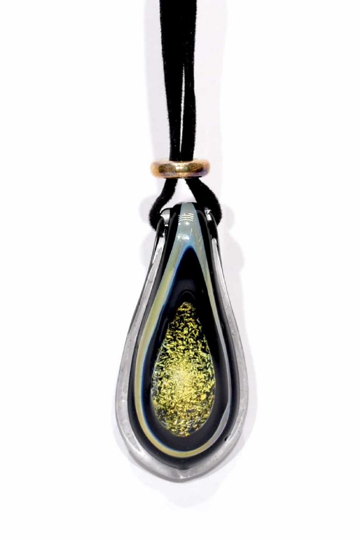Murano glass Pendant: Title: Murano glass Pendant Maker: De Mio Giuliano Origin: Murano Date/Period: 2018 Materials: Glass Size: 5x2 cm 20 grams Murano glass pendant made by glass master De Mio. Reserve: $60.00 Shipping:</