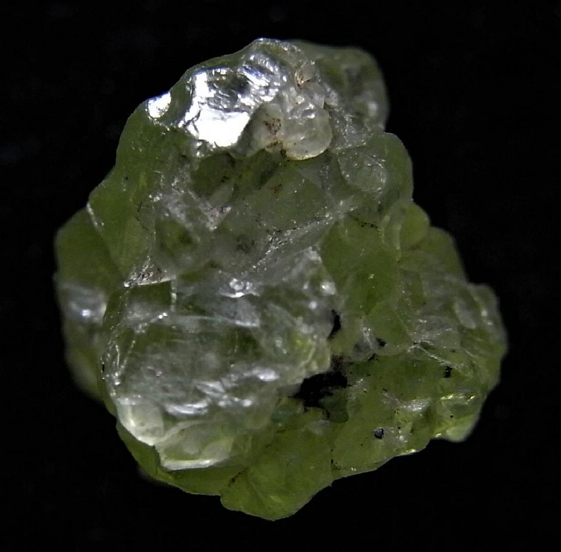2.5 CT TRANSLUCENT PERIDOT - UNTEATED GEMSTONE: Title: 2.5 CT TRANSLUCENT PERIDOT - UNTEATED GEMSTONE Origin: Suppat, Kaghan Valley, Kohistan, Pakistan Size: 0.83x0.74x0.62 cm / 0.5 gram Description: complex structured, translucent peridot Reserve: