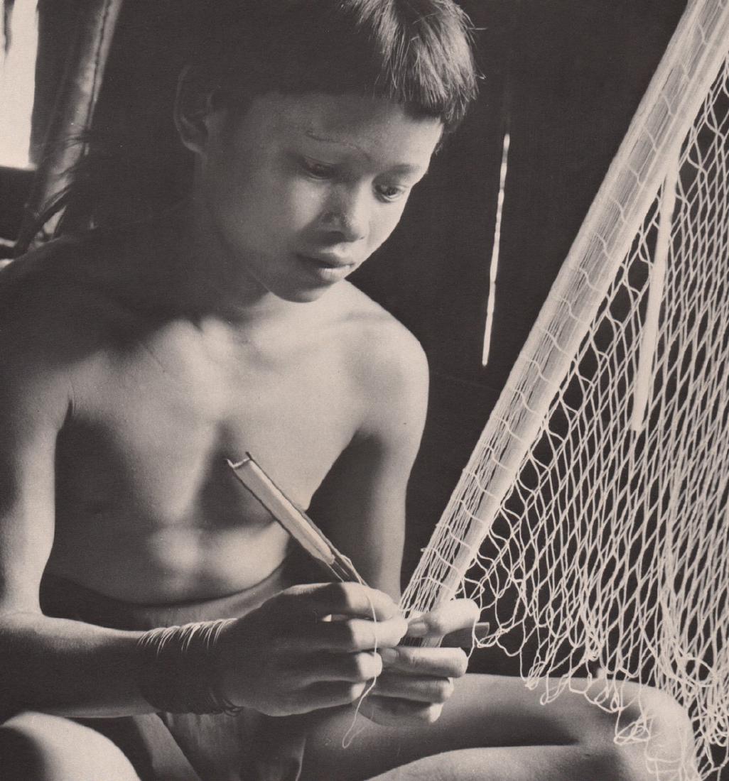 HEDDA MORRISON -  Iban Boy making a casting net, Borneo (1 of 1)