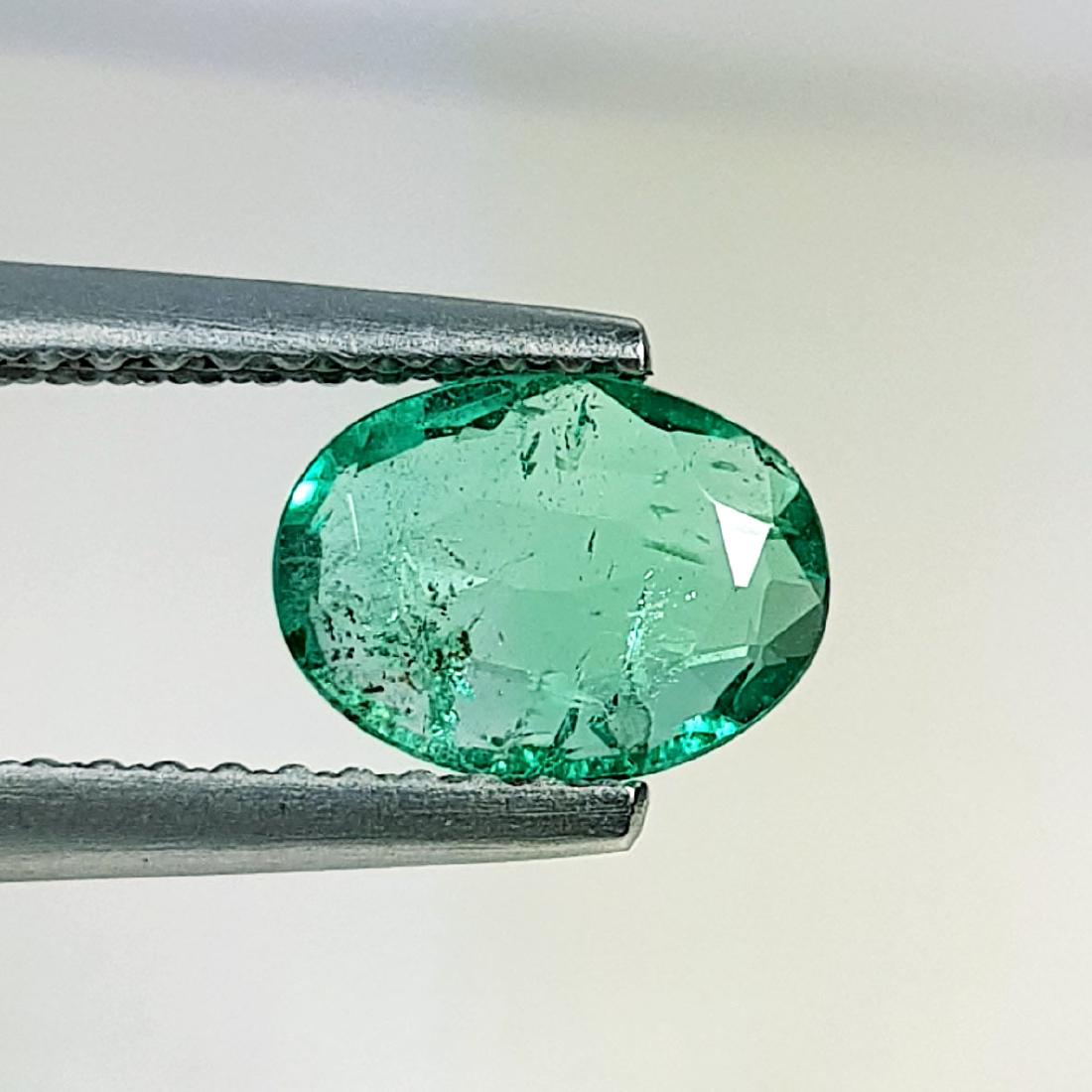 Natural Emerald Oval Cut 1.00 ct (1 of 5)