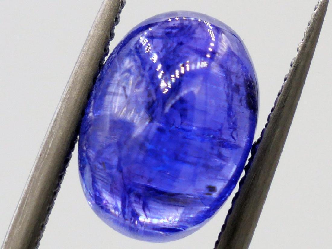 ** Tanzanite of 5.31 ct ** (1 of 2)