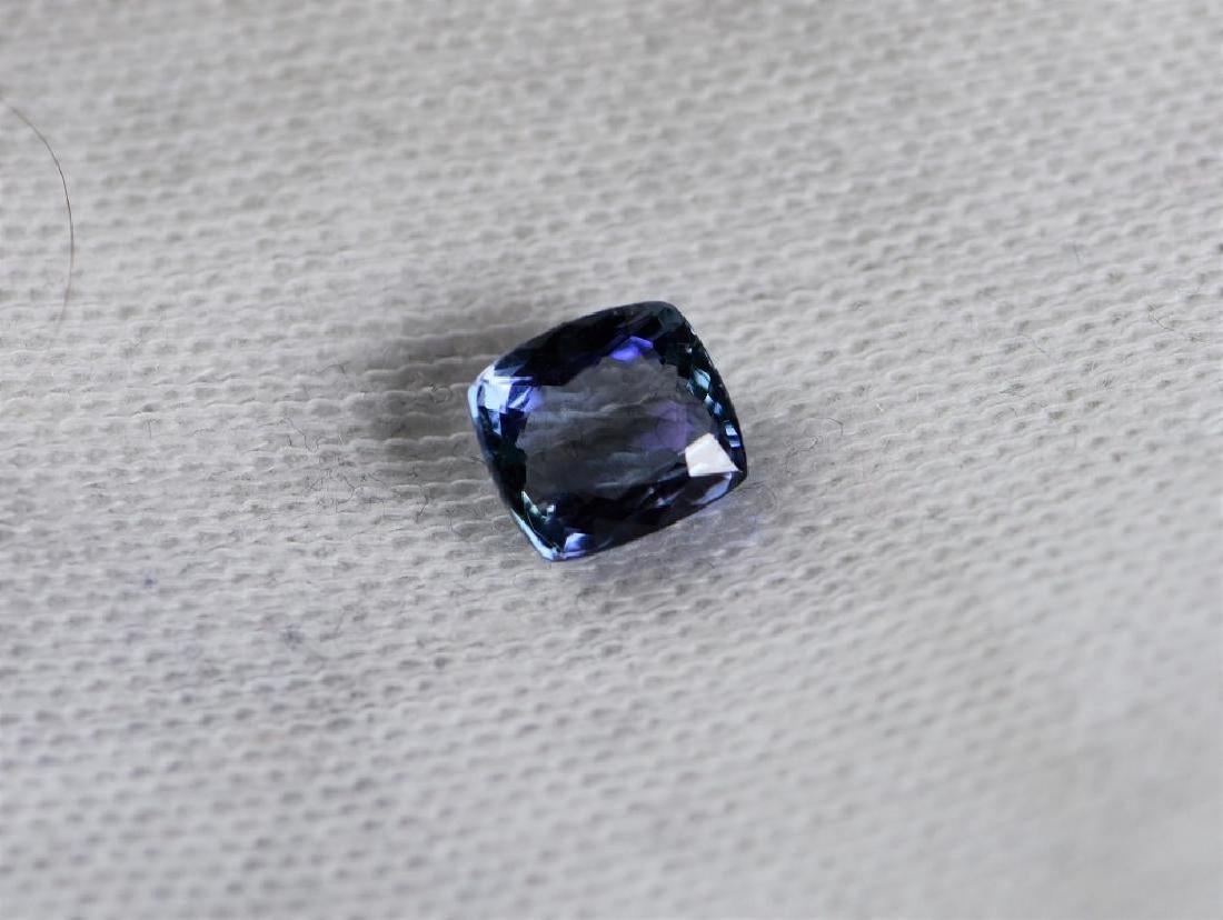 2,10 ct Natural Tanzanite Unheated IGI Report (1 of 3)