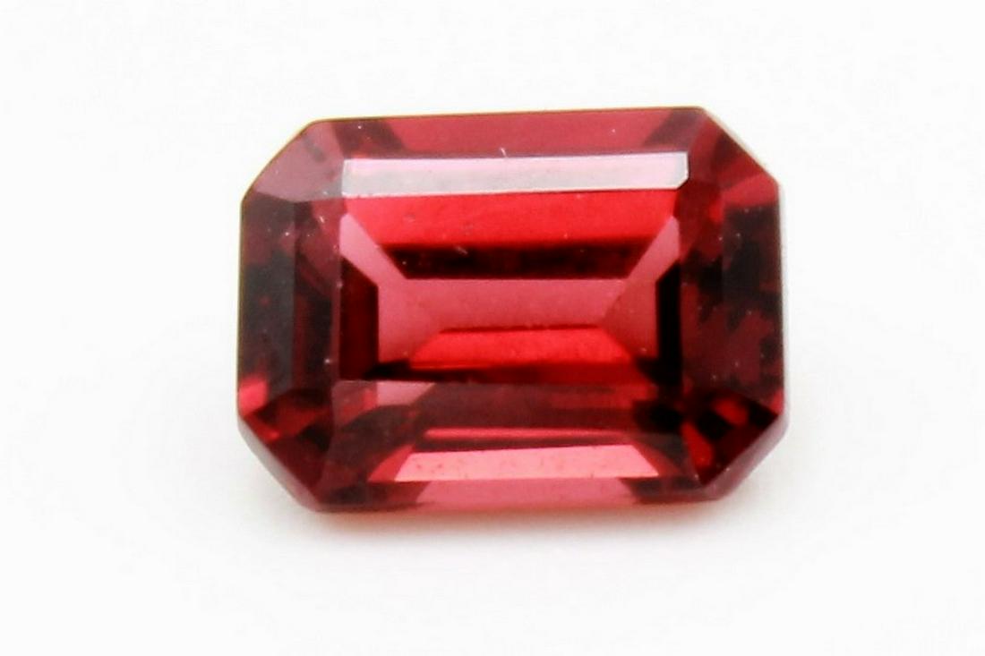 ** Almandite garnet of 4.08 ct **: No Reserve! Title: ** Almandite garnet of 4.08 ct ** Brand: Colored Gemstones Stone Clarity: VVS Gemstones: Almandite Garnet Carat Weights: 4.08 ct Size/Dimensions: 11.00 x 9.00 x 5.00 Shipping: Dome