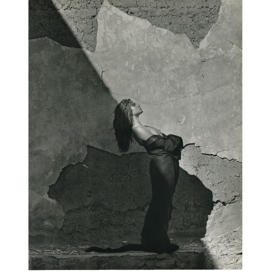 HERB RITTS - Draped Woman, Marrakech 1985: Artist: HERB RITTS Print Title: Draped Woman, Marrakech 1985 Medium: Sheet-fed Gravure Printing Date: 1980's Printed in Japan Image Size approx: 10.5 X 14 inches Herb Ritts (1952-2002) was an American