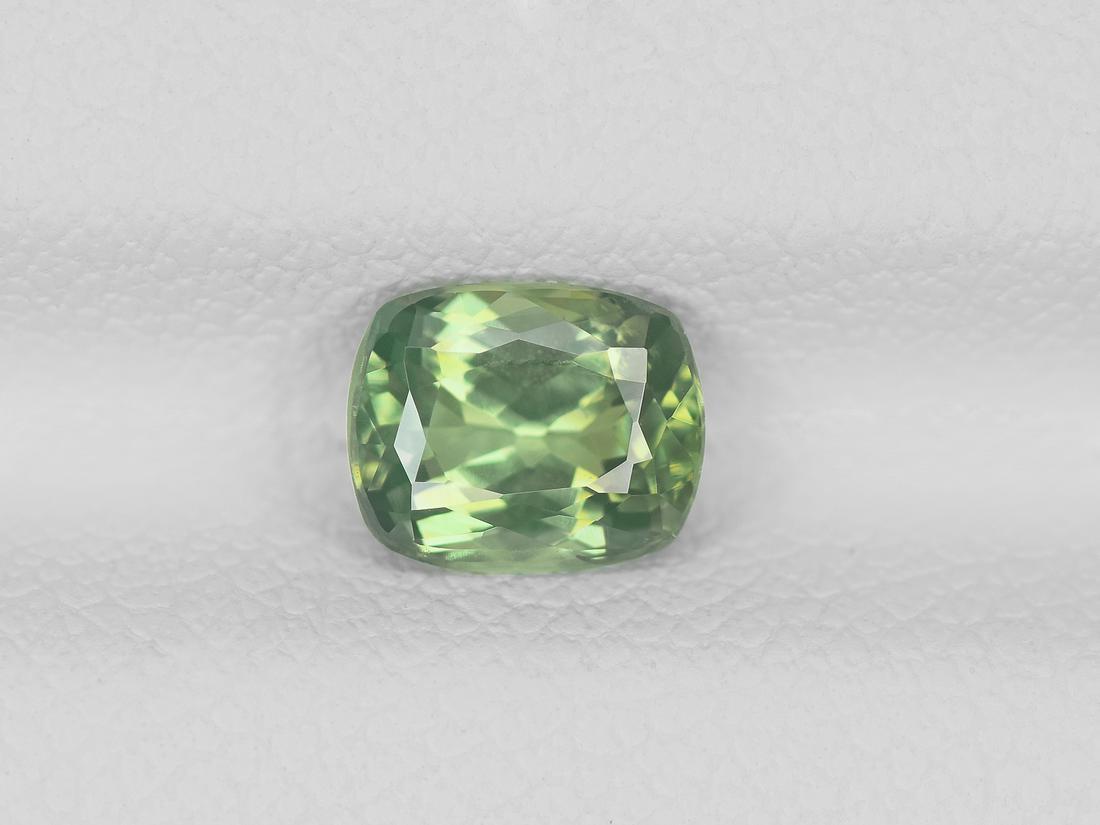 Alexandrite, 1.06ct, Mined in Russia, Certified by IGI: Title: Alexandrite, 1.06ct, Mined in Russia, Certified by IGI Color/Clarity: Lustrous Yellowish Green / SI1, Eye-Clean Loose Gemstone: Natural Alexandrite Carat Weights: 1.06 Size/Dimensions: 6.19 x 5