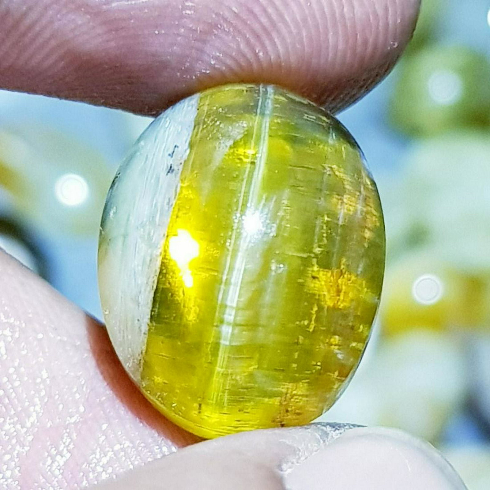 13.06 ct Natural Honey Green Opal Cat's Eye (1 of 7)