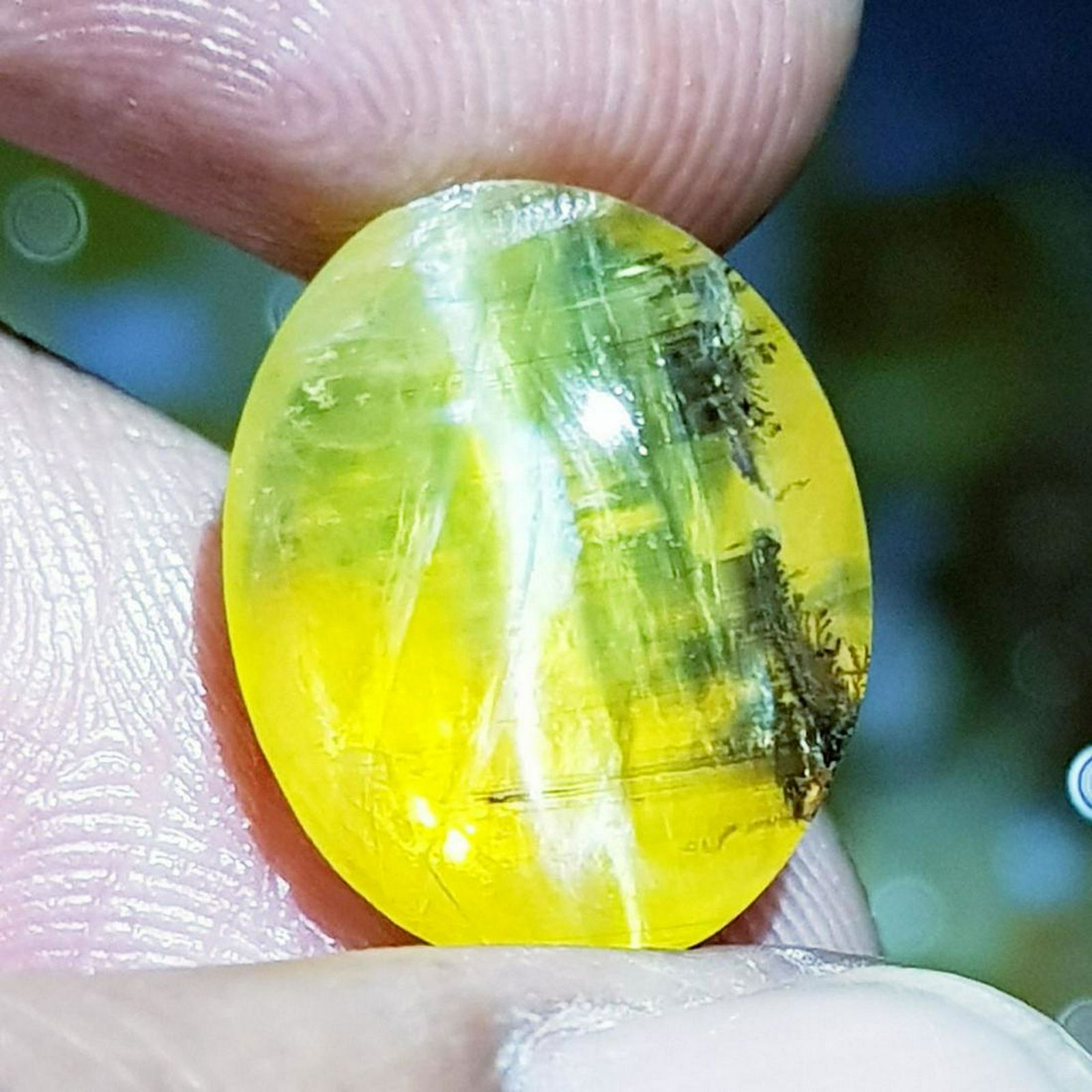 7.83 ct Natural Pale Yellow Opal Cat's Eye (1 of 8)