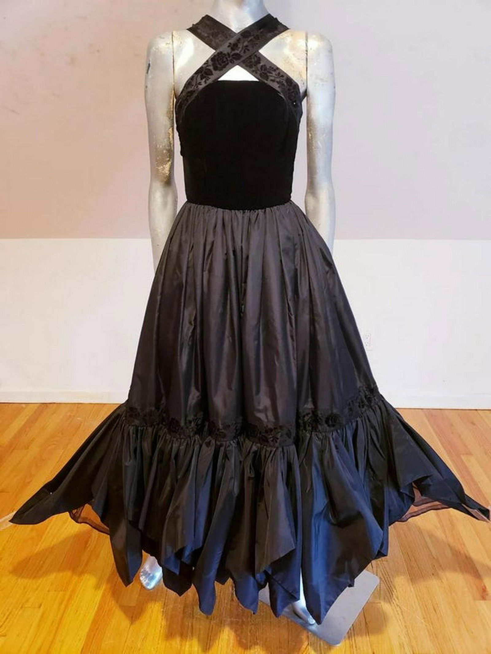 Bob Mackie Ray Aghayan early Couture Petal Full sweep: A very Iconic and Rare Early Bob Mackie and Ray Aghayan gown. That is made with silk Shantung all in layers of Petals. Organza under layer crinoline with horse hair . Details of embellished velour rib