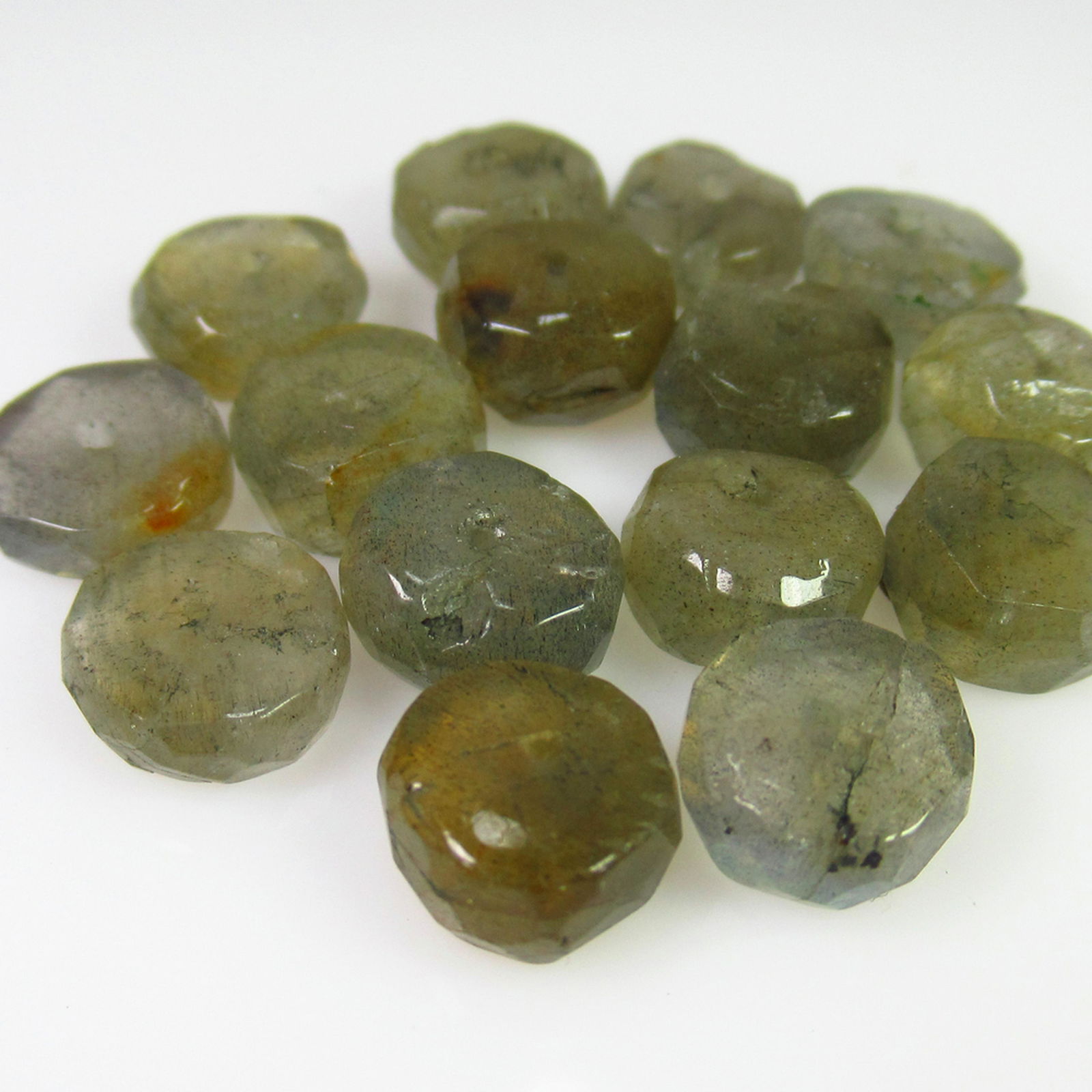 41.07 Ct Genuine 16 Labradorite Drilled Round Beads: No Reserve! Title: 41.07 Ct Genuine 16 Labradorite Drilled Round Beads Stone Clarity: Transparent Gemstones: Natural Labradorite Beads Carat Weights: 41.07 Size/Dimensions: 8.10 to 8.40 mm / 16 PC's A