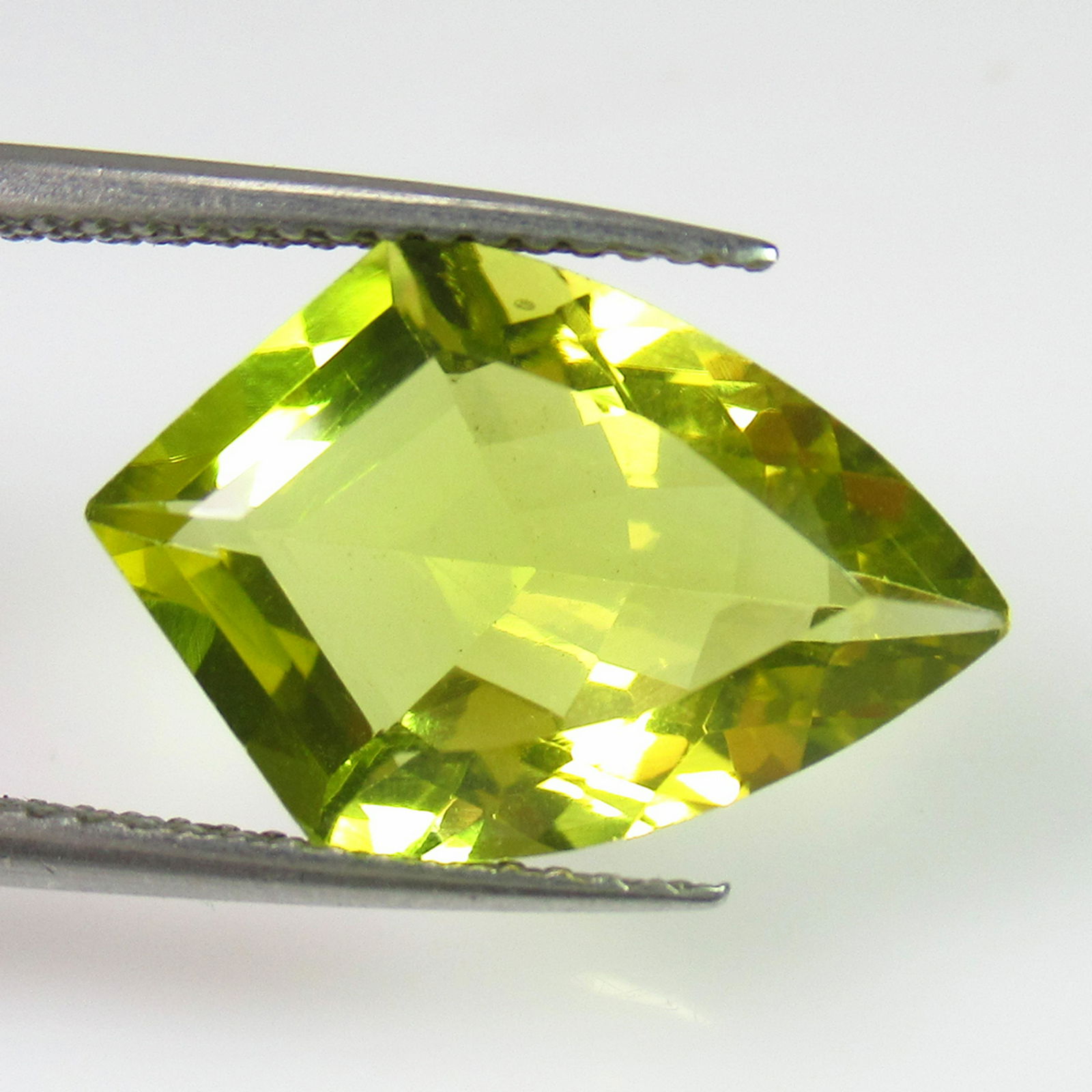 4.83 Ct Natural Green Gold Quartz 16.5X11 mm Fancy Cut (1 of 2)