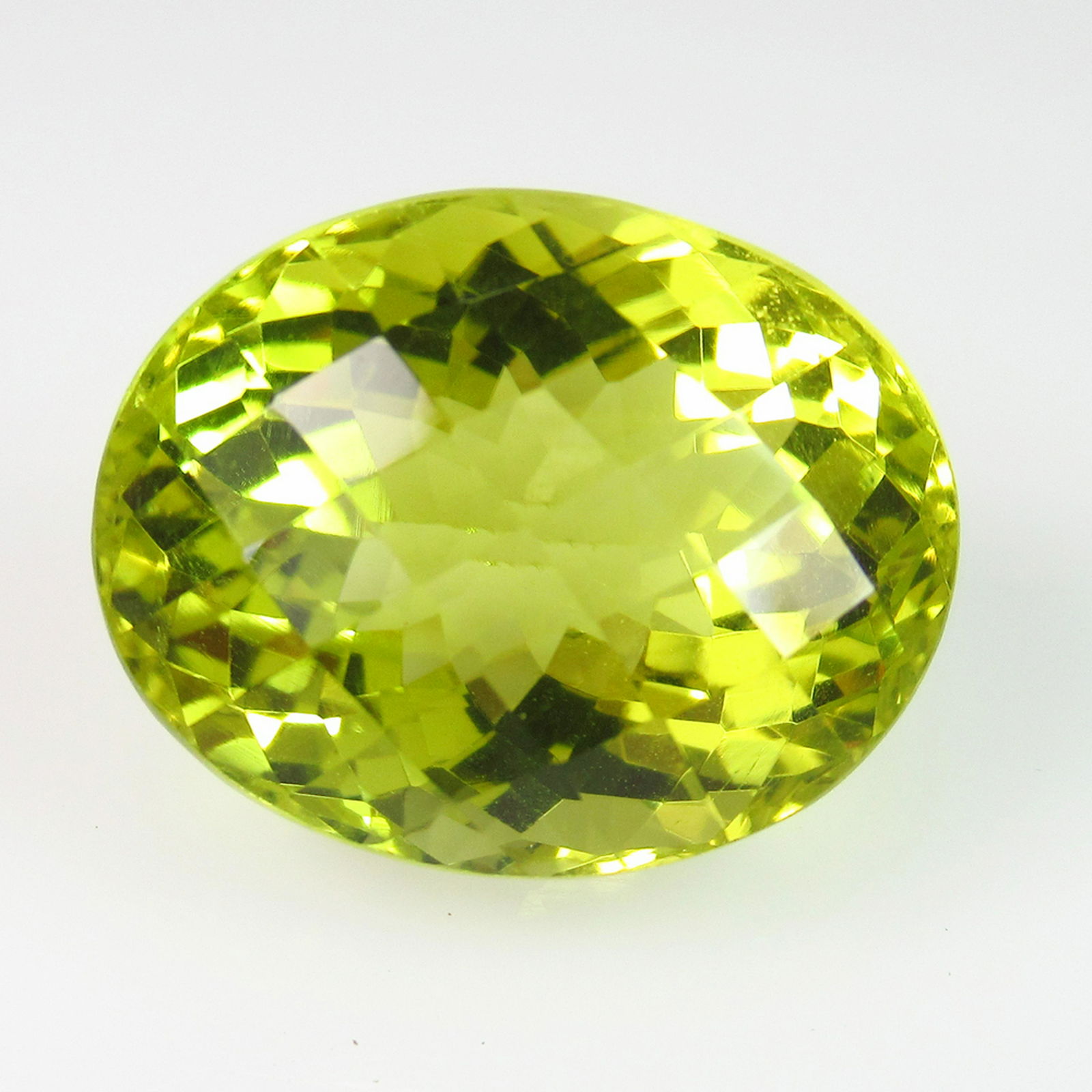16.98 Ct Natural Green Gold Quartz Oval Cut (1 of 2)
