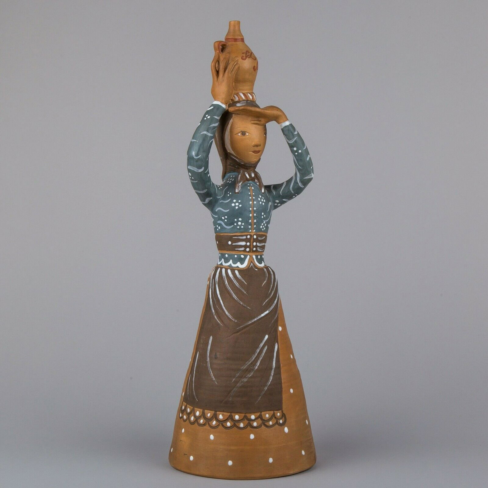 Margit Kovacs Art Pottery Water Carrier Woman 19" Rare: Margit Kovacs Art Pottery Water Carrier Woman Figurine Manufacturer: Kovács Margit Art Pottery (Hungary) Quality: Handmade, handpainted, 1st class Pattern: Natural painting Condition: Pre-owned, in e