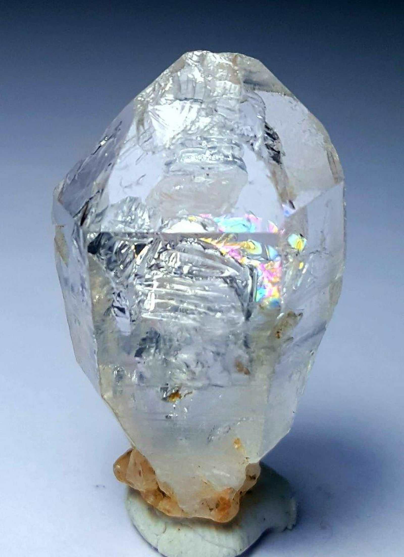 54 Carats Petroleum Quartz Scepter - 33X19.5X13: Title: 54 Carats Petroleum Quartz Scepter - 33X19.5X13 Origin: afghanistan Reserve: $50.00 Shipping: Domestic: Flat-rate of $23.00 to anywhere within the contiguous U.S. International: Foreign shippin