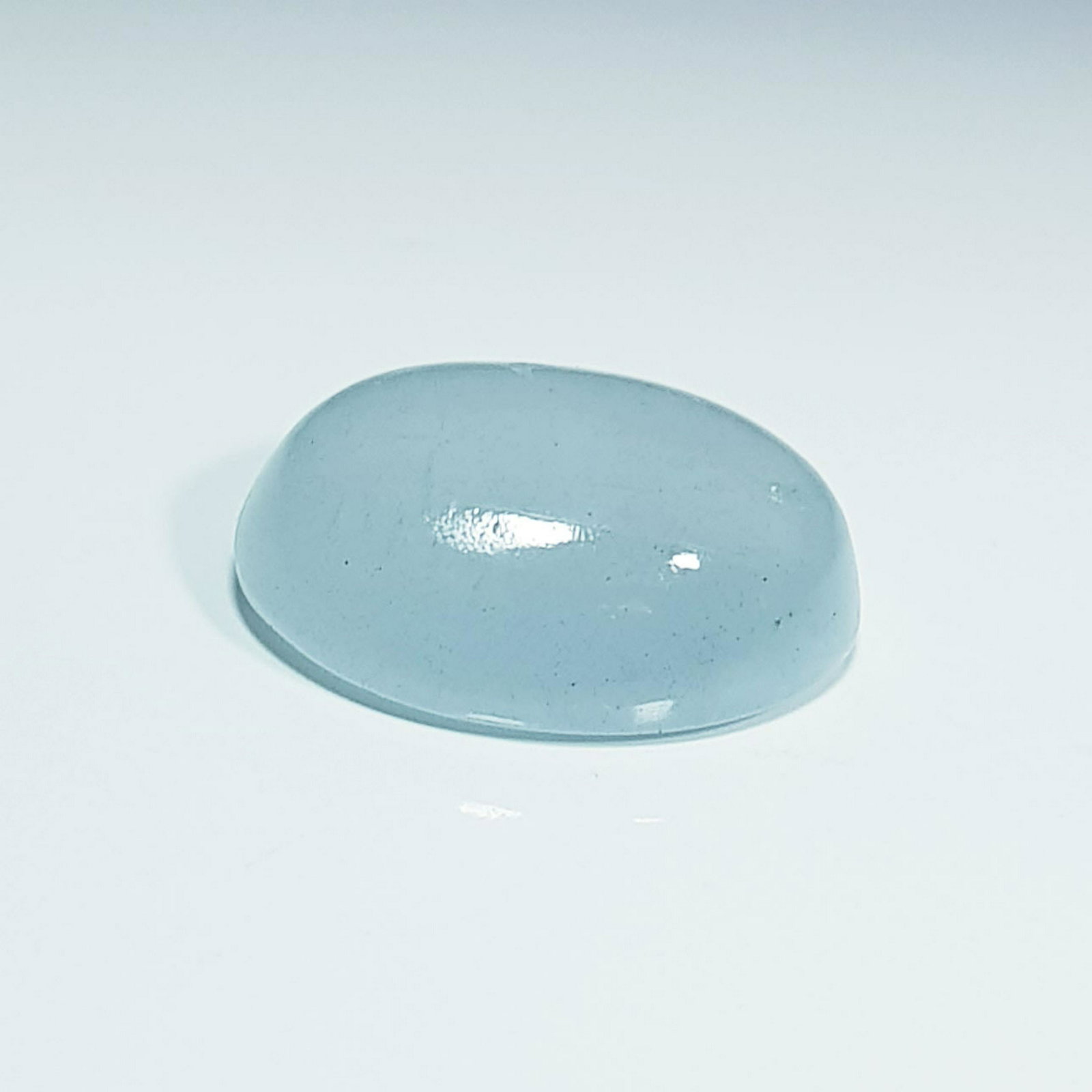 8.10 ct Natural Aquamarine: No Reserve! Title: 8.10 ct Natural Aquamarine Color/Clarity: Semi TransparentLoosegemstone Carat Weights: 8.1 Size/Dimensions: 15.50 x 11.20 x 6.20 Oval - Brazil Shipping: Worldwide: Flat-rate of $10.