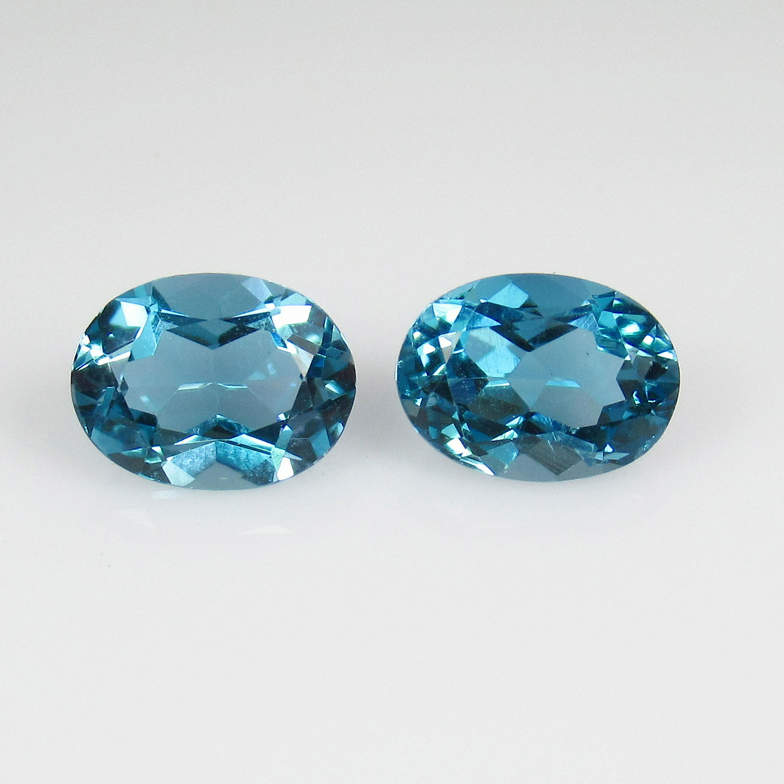 2.97 Ct Genuine Brazil Blue Topaz 8X6 mm Oval Pair (1 of 2)