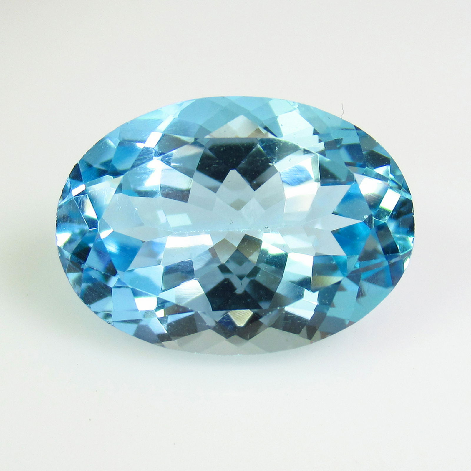 10.13 Ct Genuine Sky Blue Topaz Oval Cut (1 of 3)