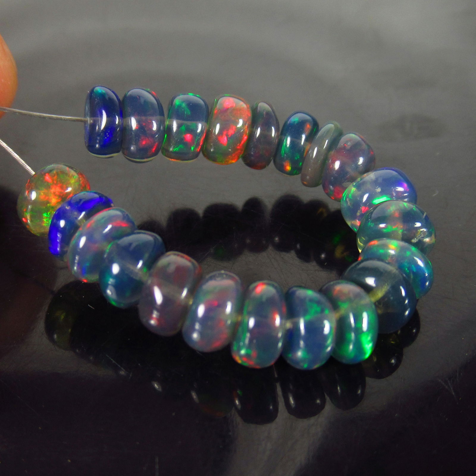 9.33 Ct Genuine 21 Drilled Round Fire Black Opal Beads (1 of 2)