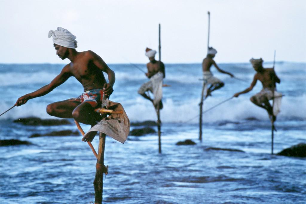 STEVE MCCURRY - Sri Lanka, 1995: Artist: Steve McCurry Title: Sri Lanka, 1995 Date Printed: 2008 Medium: Photo Litho with Copyright Steve McCurry/Magnum Photos Printer Location: ItalySize: 14.7x22 cm - 5.7x8.5 inch Mount Size: 24x17