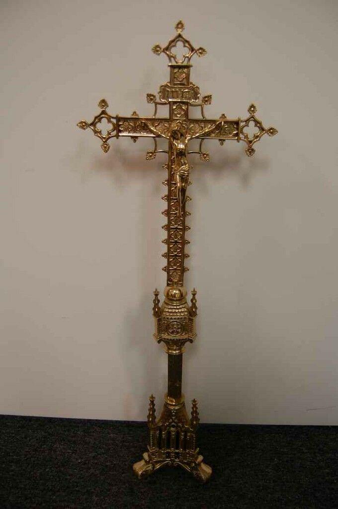 Beautiful Ornate Gothic Altar Cross + 31" ht.+: This is a beautiful ornate gothic altar cross, 30 5/8" tall, all brass A great quality piece Ornate on both sides Reserve: $468.00 Shipping: Domestic: Flat-rate of $20.00 to anywhere within the contig