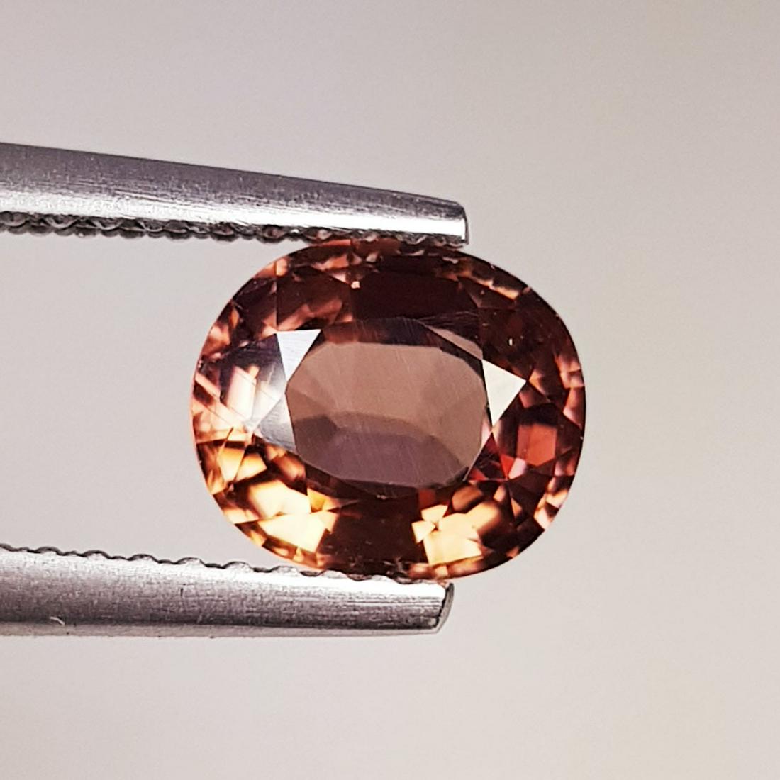 1.80 ct Natural Zircon Oval Cut: No Reserve! Title: 1.80 ct Natural Zircon Oval Cut Color/Clarity: VVS Gemstones: Loosegemstone Carat Weights: $2 Size/Dimensions: 7.30 x 6.30 x 3.50 Additional Information: Oval - Cambodia Shipping: