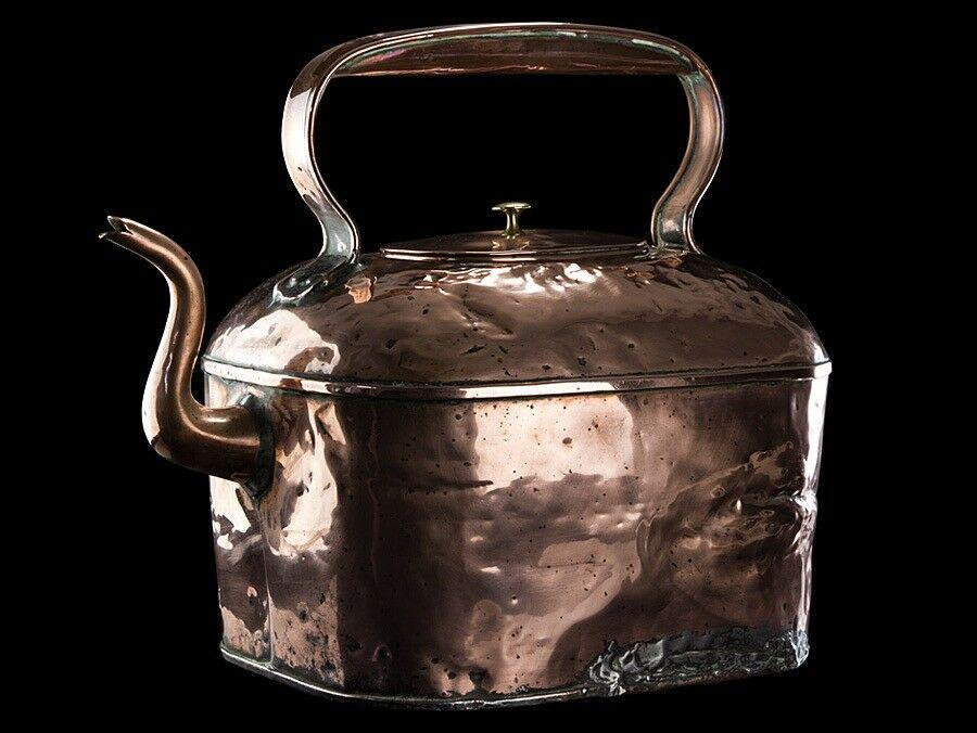 c1820 Country Estate Giant Copper & Brass 45 Pint: c1820 Country Estate Giant Copper & Brass 45 Pint Kettle A rare and impressively large Georgian Copper & Brass Kettle that shows plenty of character and use and was probably the property of a large co
