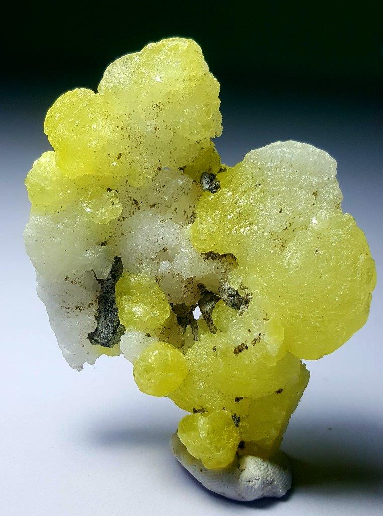 33.6 Grams Lemon Yellow Brucite Mineral: Title: 33.6 Grams Lemon Yellow Brucite Mineral Origin: afghanistan Reserve: $30.00 Shipping: Domestic: Flat-rate of $23.00 to anywhere within the contiguous U.S. International: Foreign shipping rates 