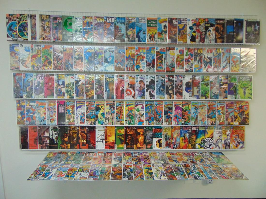 Huge Lot of DC Comics w/ Batman Teen Titans (1 of 6)
