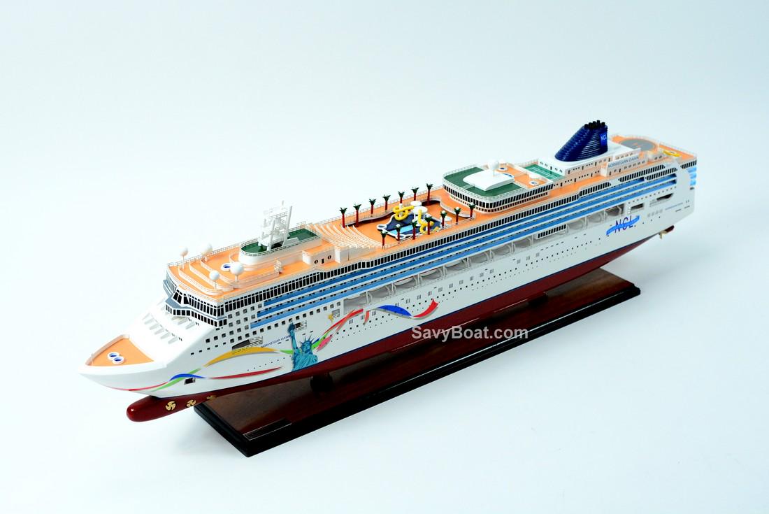 Norwegian Dawn - Liberty Statue: Dimension approx.: (All sizes are in inches) 40 L x 5.75 W x 11.75 H; The model is already built, NOT a model ship kit; Handcrafted from scratch using finest woods & metal fittings Reserve: $250.00 Sh