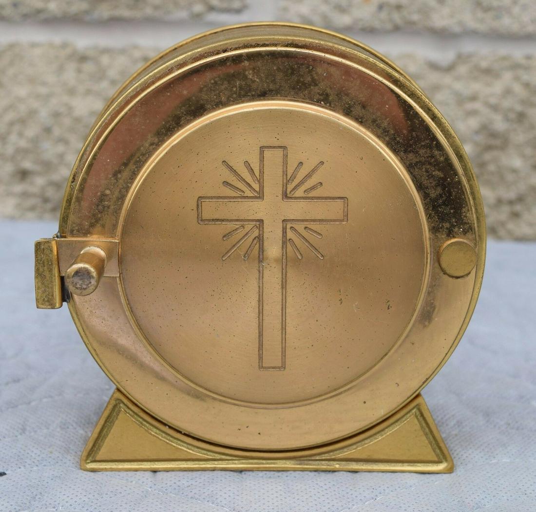 Luna Holder for your Monstrance + Custodial + Lunette: Nice older Luna Holder for your Monstrance Custodial This is an older brass luna holder as shown Made to hold a "Koleys" brand luna The inside space has a 3 1/2" diameter Ready to use Reserve: $133.20