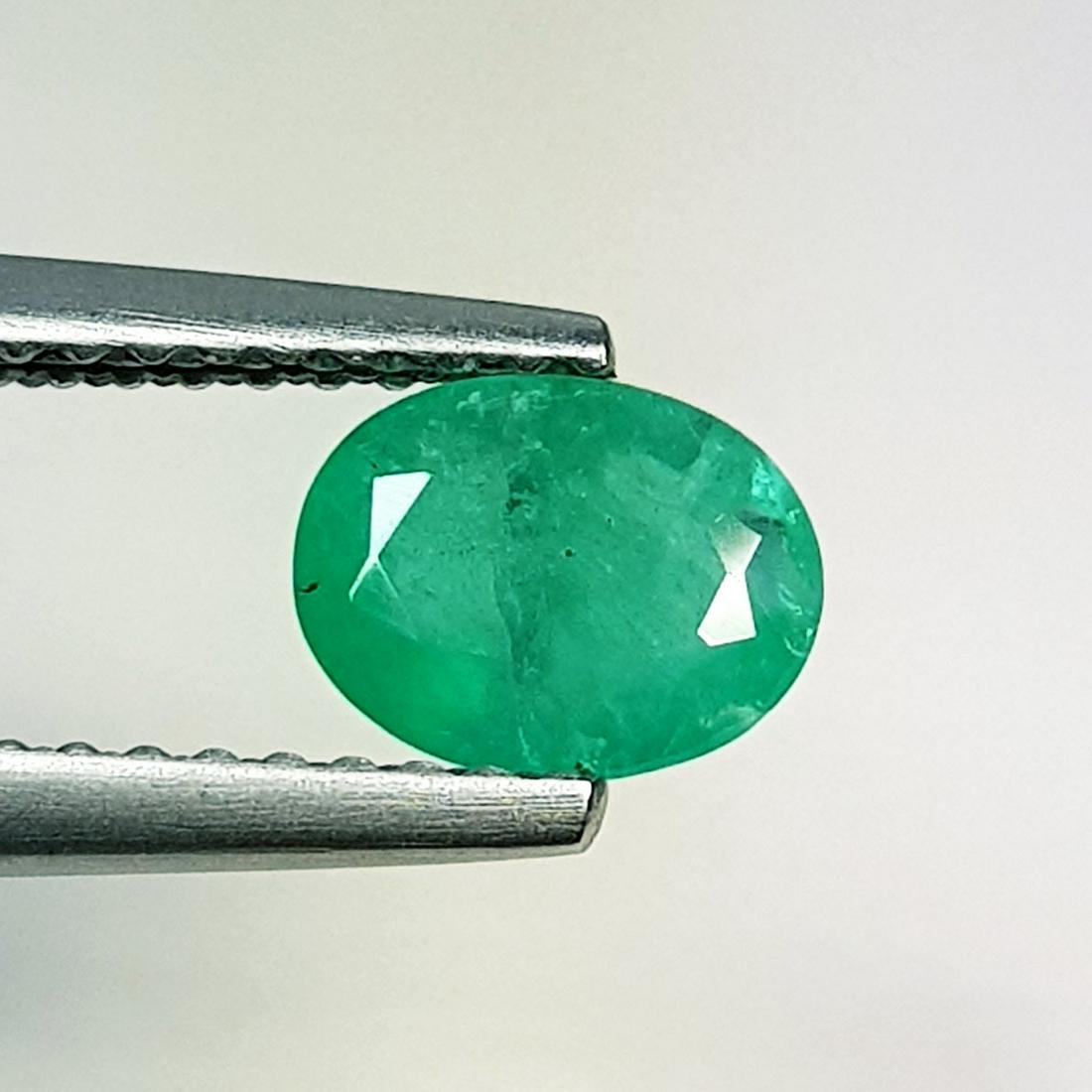 Natural Emerald Oval Cut 0.75 ct (1 of 5)