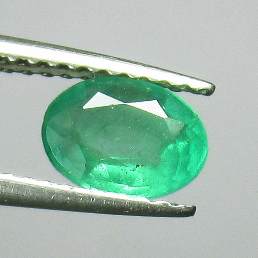 0.67 Ct Genuine Zambian Emerald Oval Cut (1 of 2)
