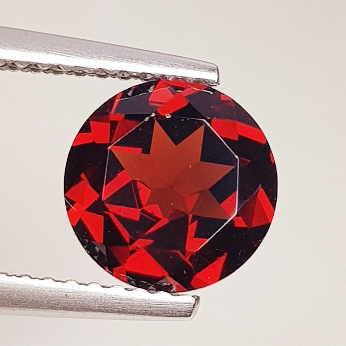 Natural Pyrope - Almandite Red Garnet 2.25 ct (1 of 5)