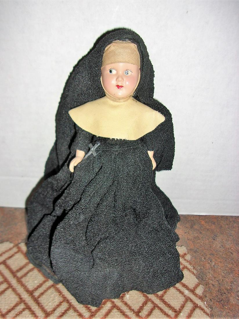 Vintage Hard Plastic Nun in Full Catholic / Religious (1 of 7)