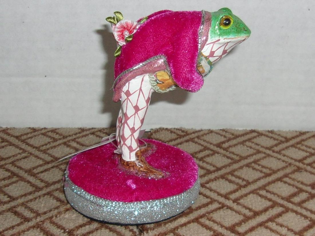 Katherine's Collection Green Bowing Frog Figurine (1 of 7)