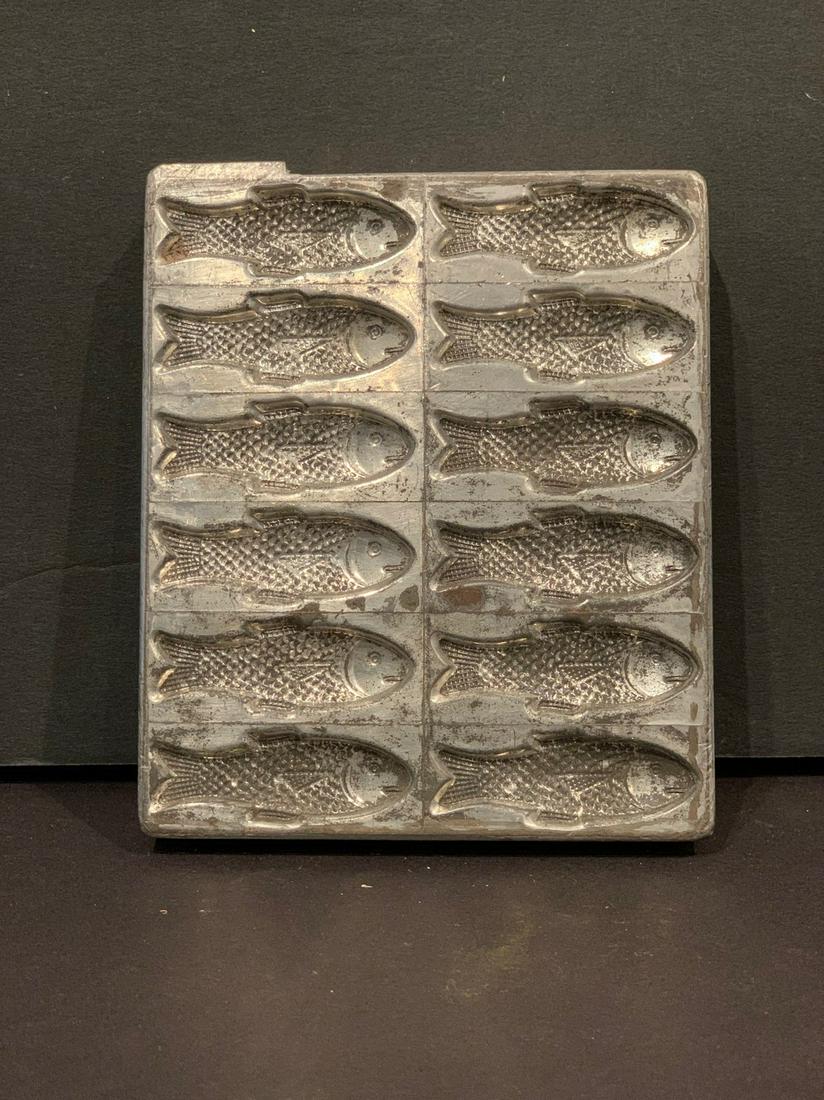 Flattie’ Fish Chocolate Mold, early 20th c (1 of 2)