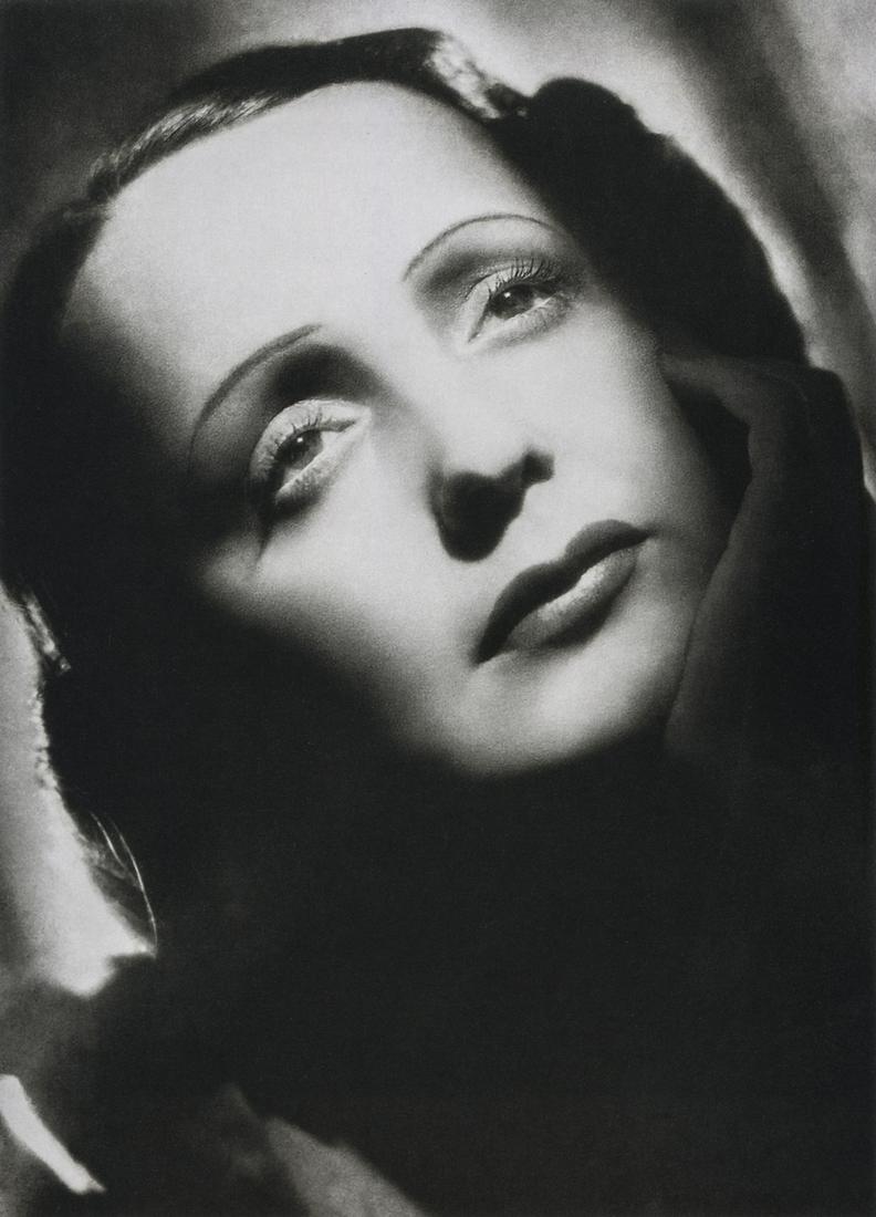 COSETTE HARCOURT - Edith Piaf, 1946 (1 of 1)