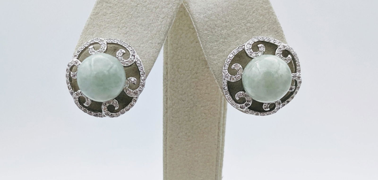 Sterling Silver Vintage Style Jade Stud Earrings w (1 of 3)