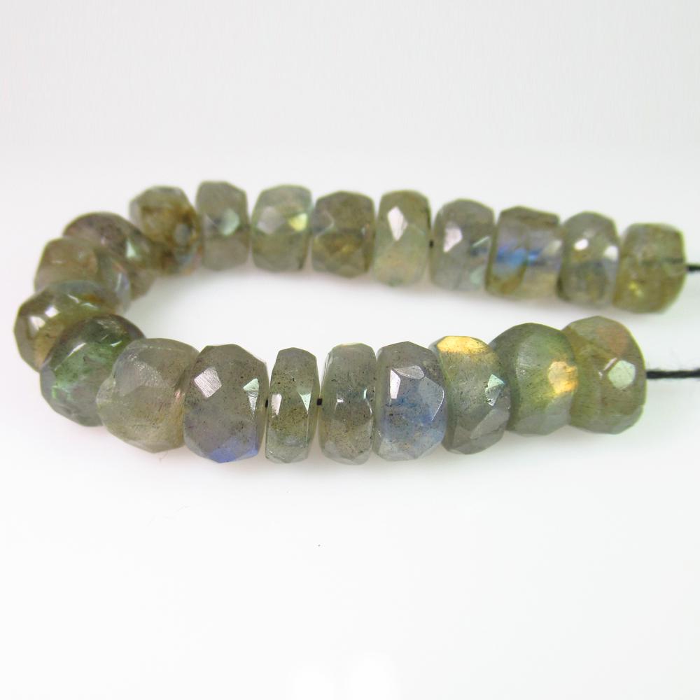 39.09 Ct Genuine 20 Drilled Round labradorite Beads: No Reserve! Title: 39.09 Ct Genuine 20 Drilled Round labradorite Beads Stone Clarity: SI Gemstones: Natural labradorite Beads Carat Weights: 39.09 Size/Dimensions: 7.40 to 7.60 mm / 20 PC's Additional