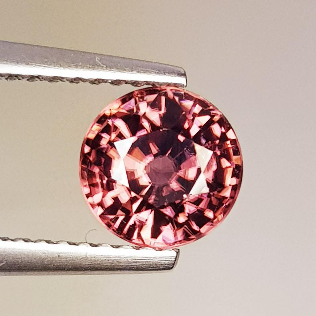 1.85 ct Natural Zircon Round Cut (1 of 6)